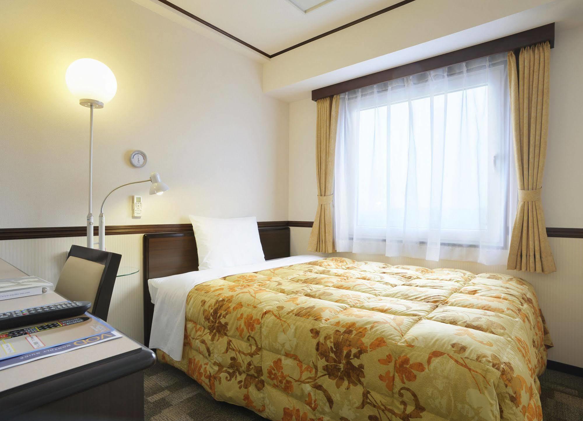 Toyoko Inn Kobe Minatogawa Koen Zewnętrze zdjęcie