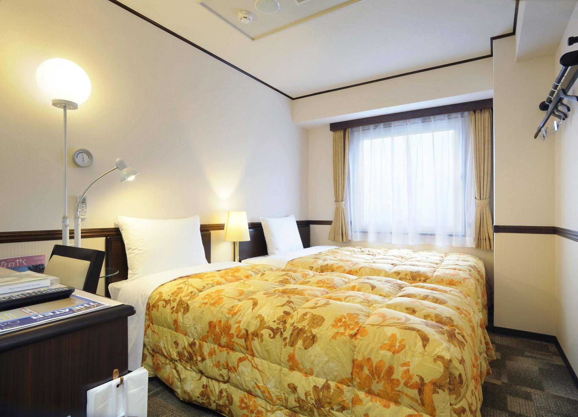Toyoko Inn Kobe Minatogawa Koen Zewnętrze zdjęcie